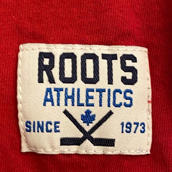Roots Athletic Womens Red Tee Shirt w Black Flocked Roots Logo w Hockey / Size M - Picture 6 of 12